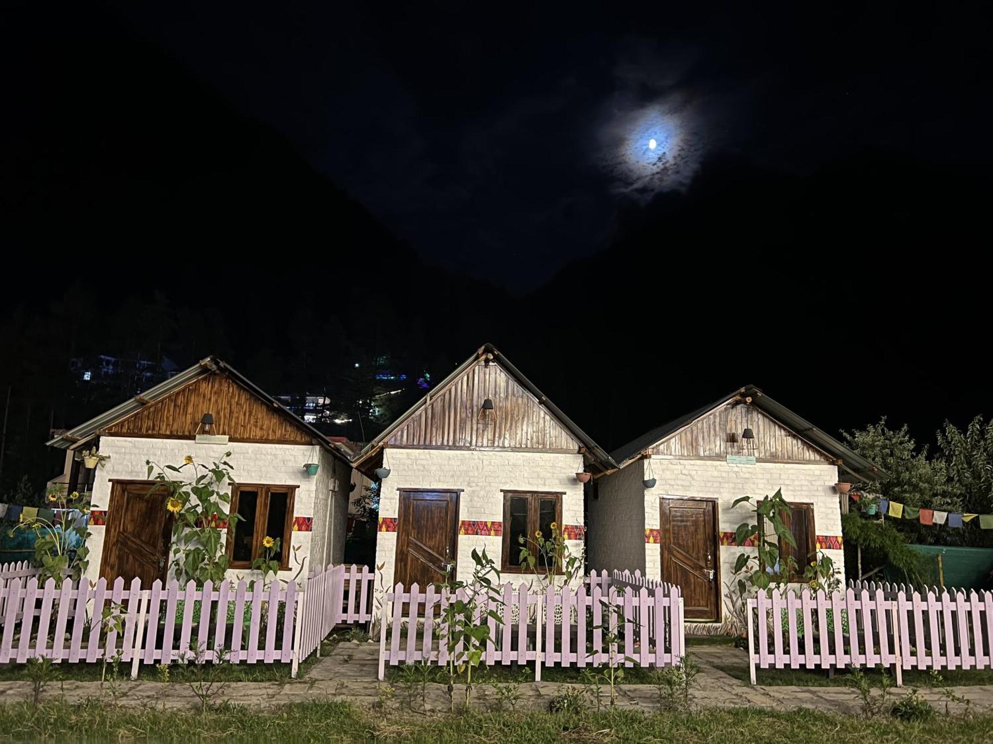 Himtrek Stay Kasol Exteriér fotografie